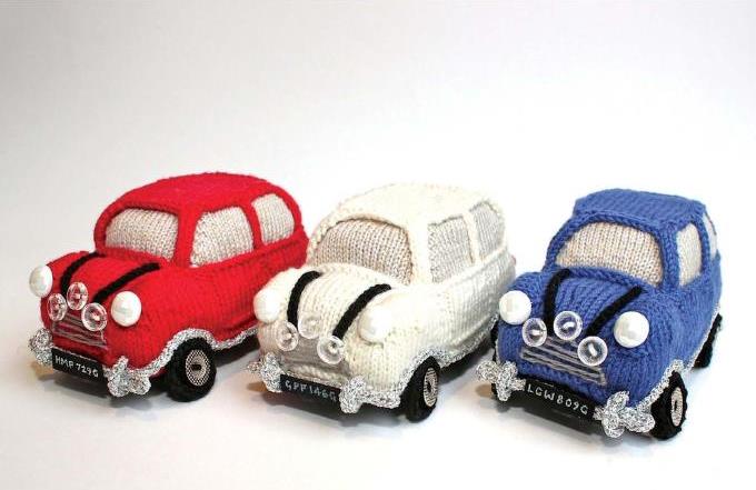 Knitting pattern for a mini car